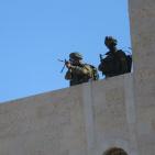 قوات الاحتلال تحاصر قرية دير أبو مشعل