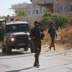 قوات الاحتلال تحاصر قرية دير أبو مشعل