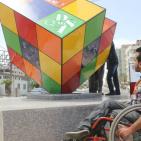 صمم بطريقة فنية.. تدشين نصب تذكاري للمعاقين بغزة