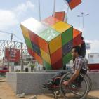 صمم بطريقة فنية.. تدشين نصب تذكاري للمعاقين بغزة