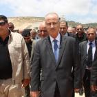 الحمد الله والوكالة الأمريكية للتنمية يفتتاحان شارع بيت إيبا- دير شرف في نابلس