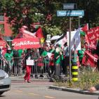 متظاهرون يطالبون بتعليق عضوية اسرائيل في الاتحاد الدولي لكرة القدم