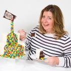 بالصور.. كعكات لذيذة تتحدى الجاذبية