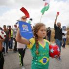 النبي صالح: نشطاء يرفعون البطاقات الحمراء دعما  لوقف عضوية الاحتلال في الفيفا
