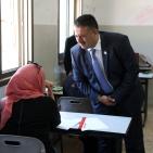 د. ليلى غنام ورئيس بلدية بيتونيا يتفقدون طلاب التوجيهي في بيتونيا