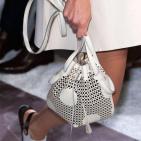 اختاري إحدى هذه الحقائب لإطلالتك الصيفية