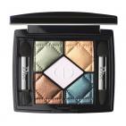 كيف تجددين حقيبة المكياج في فصل الصيف؟