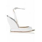 لقصيرات القامة.. ستعشقن هذا النوع من الأحذية