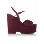 لقصيرات القامة.. ستعشقن هذا النوع من الأحذية