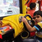 أبناء الشهداء والأسرى يفتتحون مدينة SUBWAY الحديثة للألعاب بمدينة غزة