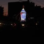 اضاءة أكبر فانوس في قطاع غزة عشية حلول شهر رمضان