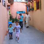 غزيون يلونون منازلهم بألوان حيوية مع بدء رمضان