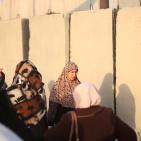 الآلاف يزحفون صوب القدس لأداء صلاة الجمعة الأولى من رمضان  عبر حاجز قلنديا