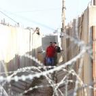 الآلاف يزحفون صوب القدس لأداء صلاة الجمعة الأولى من رمضان  عبر حاجز قلنديا