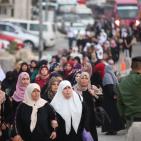 الآلاف يزحفون صوب القدس لأداء صلاة الجمعة الثانية من رمضان عبر حاجز قلنديا