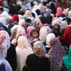 الآلاف يزحفون صوب القدس لأداء صلاة الجمعة الثانية من رمضان عبر حاجز قلنديا
