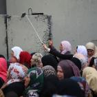 الآلاف يزحفون صوب القدس لأداء صلاة الجمعة الثانية من رمضان عبر حاجز قلنديا