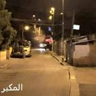 بالصور: قوات الاحتلال تغلق منزل الشهيد عدي أبو جمل منفذ عملية الكنيس