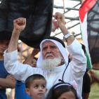 الشيخ خضر عدنان يتنفس الحرية من جديد