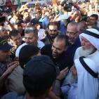 الشيخ خضر عدنان يتنفس الحرية من جديد