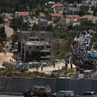 الاحتلال يهدم بنايتين في مستوطنة 