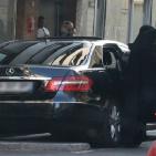 صور: عارضة أزياء ترتدي