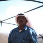 بالصور: مستوطنون يحرقون خيمة في عين سامية شرقي كفر مالك في رام الله والبيرة