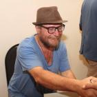 الشاعر مهيب البرغوثي يطلق  ديوانه 