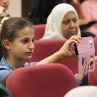 توزيع مكرمة الرئيس على أوائل طلبة الثانوية العامة في نابلس