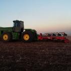 التحضير للموسم الزراعي القادم في سهل عرابه جنين