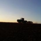 التحضير للموسم الزراعي القادم في سهل عرابه جنين