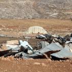صور: قوات الاحتلال تهدم بيتا و5 بركسات لعائلات بدوية شرقي رام الله