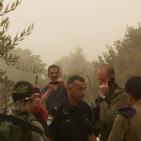 نورا نصار مديره مدرسة قرطبه في البلدة القديمه في مدينة الخليل والاسرة التربوية تدخل المواد الغذائيه للطلبة رغم انف المستوطنيين