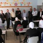 صبري صيدم وزير التربيه  والتعليم  واسرة الوزارة والمديريه يزور ثانوية ترمسعيا  الذي تعرض فيها طالب للضرب المبرح