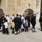 تكسير كاميرات ..... ومصادره هويات واوامر استدعاء واعتقالات بحق صحفي القدس