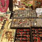 معروضات في مهرجان العنب في الخليل