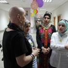 مستشفى النجاح الوطني الجامعي يُنظم يوماً للابتسامة بحضور الفنانة ريم البنا