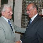 الطيب البكوش وزير الخارجيه التونسي يستقبل سفير  فلسطين سلمان الهرفي  بمناسبة انتهاء مهامه بتونس