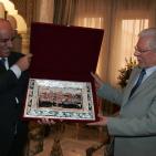 الطيب البكوش وزير الخارجيه التونسي يستقبل سفير  فلسطين سلمان الهرفي  بمناسبة انتهاء مهامه بتونس