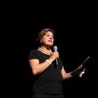 عرض للمسرحية الغنائية حادي القوافل في قصر الثقافة في رام الله