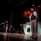 عرض للمسرحية الغنائية حادي القوافل في قصر الثقافة في رام الله