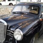 المركبات القديمة في سوق الحرجة في رام  الله