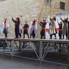 فرقة الهدف للدبكة  الشعبية و فرقة كنعان للتراث والفنون الشعبية في سوق الحرجة رام الله