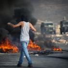 بالصور: مواجهات مستمرة منذ الصباح حتى اللحظة في حي البالوع - البيرة