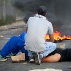 بالصور: مواجهات مستمرة منذ الصباح حتى اللحظة في حي البالوع - البيرة