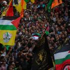 جماهير غفيرة تشيع الشهيد مهند حلبي في البيرة