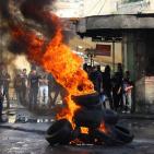 المواجهات المندلعة في باب الزاوية عقب اعدام شابين في الخليل