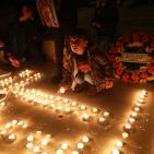 إضاءة شموع على ضريح الشهيد ياسر عرفات في ذكرى استشهاده