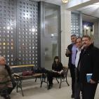 معرض رجلين طوال في مركز السلام بيت لحم‎