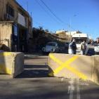 بالصور: الاحتلال يغلق مدخل قرية سنجل بالمكعبات الاسمنتية